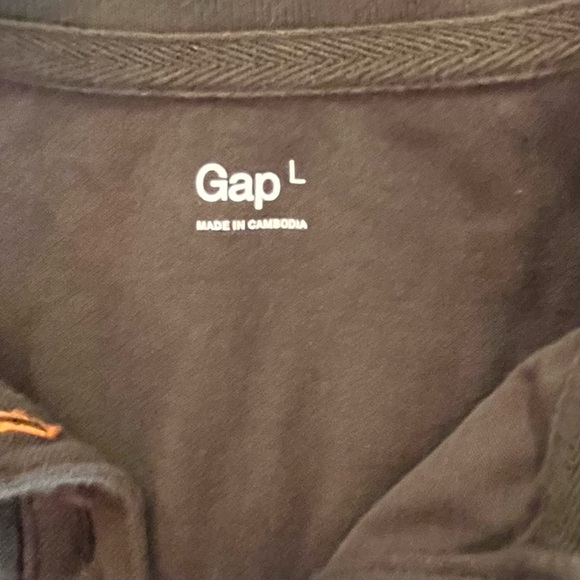 GAP- Olive Green Women's Button
Front Polo Shirt. Size: large - Picture 5 of 6